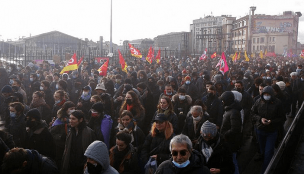 12月6日，美軍機抵近偵察；美國求中俄幫忙；法國上演美麗風景線