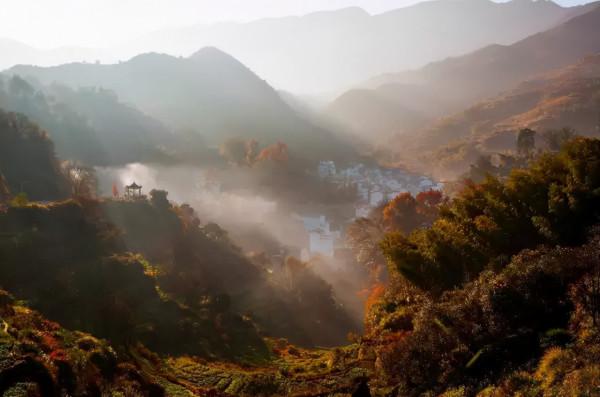 9月去正好！適合小住幾日的8座絕美古鎮，人少景美，清幽安逸