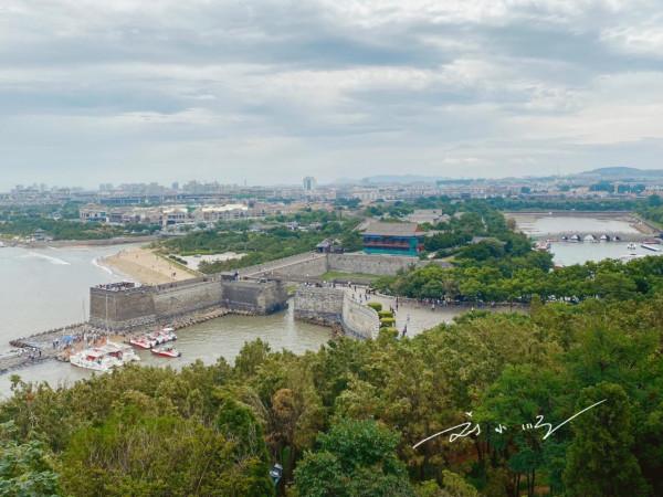 山東煙臺著名的5A級景區，歷史悠久，被譽為“中國四大名樓”之一