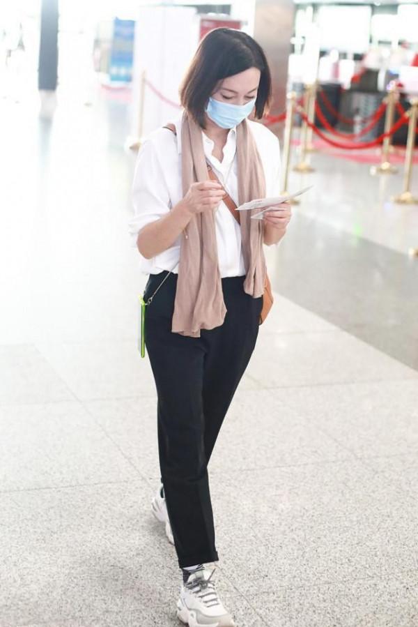 60+也可以很美，惠英紅的這幾組時尚穿搭真好看，優雅顯氣質