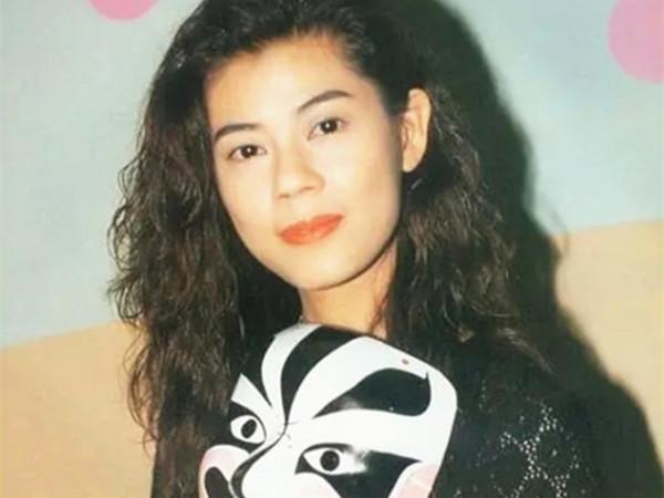 她是黃藥師的馮蘅、王重陽的林朝英、陳家洛的喀絲麗、令狐沖盈盈 她是黃藥師的馮蘅、王重陽的林朝英、陳家洛的喀絲麗、令狐沖盈盈