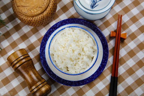 為了健康要少吃白米飯？這是真的嗎？醫生：主食應該這樣吃