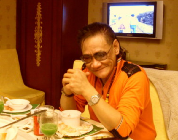 惡人之首何家駒:捧紅周潤發,3天輸光千萬家產,死後無人送終 惡人之首何家駒:捧紅周潤發,3天輸光千萬家產,死後無人送終