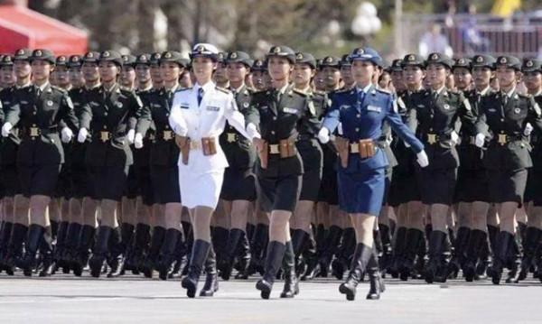 儀仗女兵隊長程誠:6小時軍姿,8斤負重訓練,不愧是鐵娘子軍 儀仗女兵隊長程誠:6小時軍姿,8斤負重訓練,不愧是鐵娘子軍