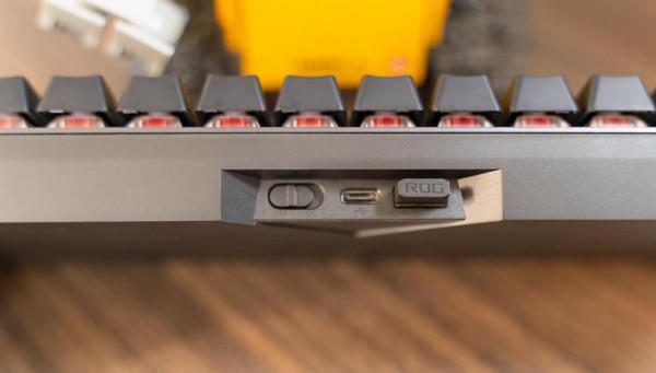 細節控的盛宴優於cherry出眾手感，ROG魔導士NX山楂紅軸機械鍵盤