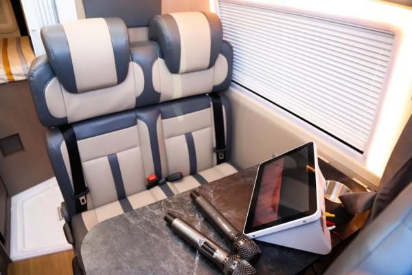 福特商務車改裝房車!保姆車佈局還配KTV娛樂系統!適合2人用 福特商務車改裝房車!保姆車佈局還配KTV娛樂系統!適合2人用