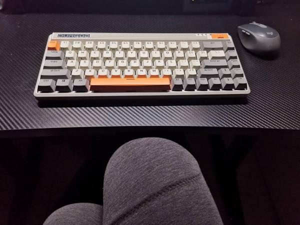 成年人的快樂屋，一桌一椅三兩平足以，新年煥新裝，簡約實用桌面