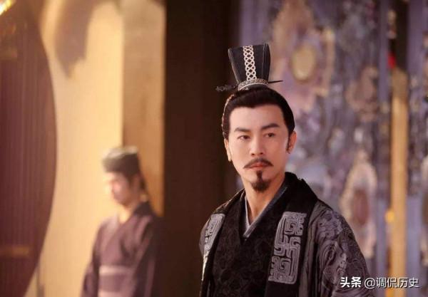 與北周舊制相比，楊堅的改革有哪些具體的特點？