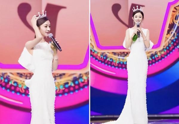 領獎臺上趙麗穎照片