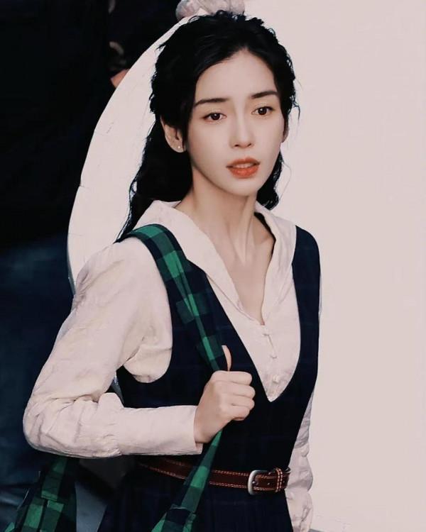 Baby拍戲的絕招大概就是瞪眼了吧