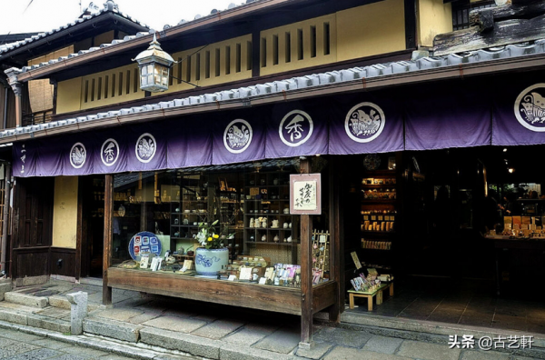 日本古玩市場Gudong Street in Qingshan 日本古玩市場Gudong Street in Qingshan