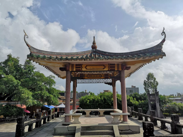 雷州有座千年古祠，全國罕見的五代石人石狗