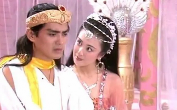 《封神榜》31年：藍天野封神，男主31年無作品，女主自毀前程