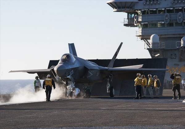 美國航母上的主力艦載機——都是精品,配置思路中國可以借鑑 美國航母上的主力艦載機——都是精品,配置思路中國可以借鑑