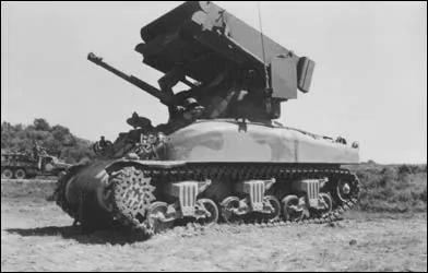 可點射可覆蓋,配備了火箭彈的謝爾曼坦克,T34“管風琴”火箭 可點射可覆蓋,配備了火箭彈的謝爾曼坦克,T34“管風琴”火箭