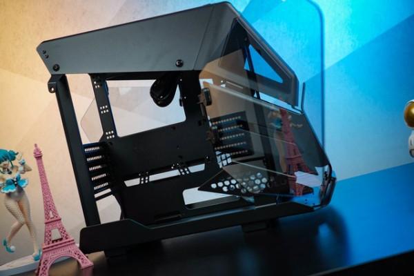 TT阿帕奇mini機箱評測：戰術武裝盡顯霸氣本色