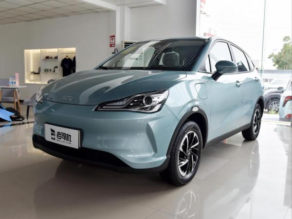 401km續航配半小時快充，省錢代步車裡的SUV，實拍哪吒V