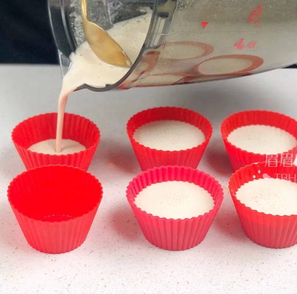 一碗大米一碗水,攪一攪蒸一蒸,甜甜糯糯滿屋飄香 一碗大米一碗水,攪一攪蒸一蒸,甜甜糯糯滿屋飄香