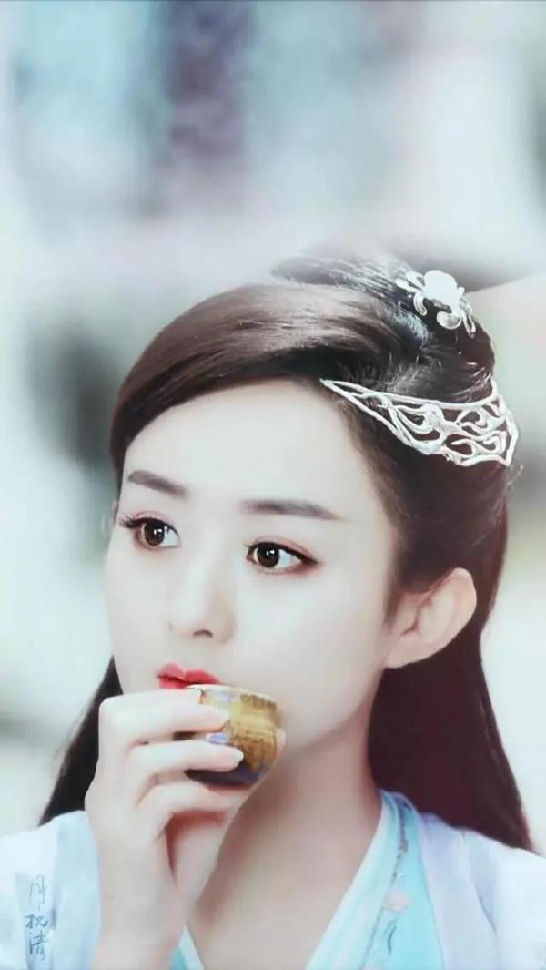 分享一組趙麗穎的美照桌布