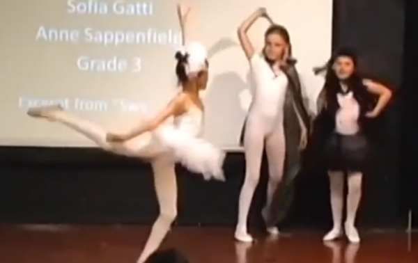 谷愛凌小時候跳芭蕾的影片曝光！像只撲騰著的小黃鴨，搞笑又可愛