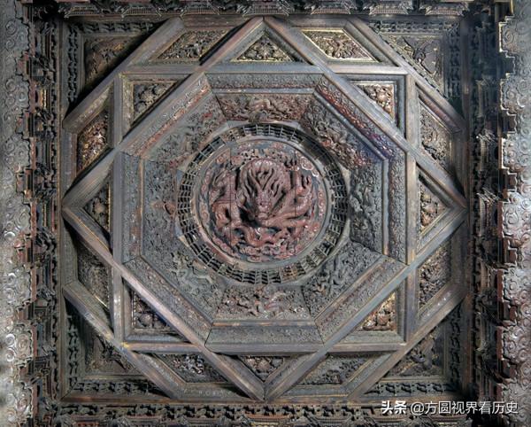 寺廟來了位商人，他想買木材做棺材，實則醉翁之意不在酒