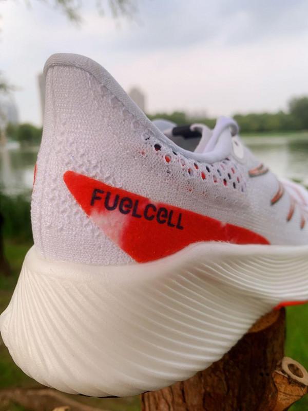 NB頂級競速跑鞋中的顏值天花板 RC Elite v2