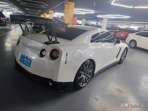 男人眼中東瀛戰神，小姐姐眼中破日產，這輛八年的GTR不該該買？