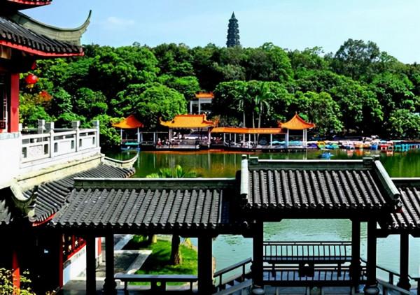 廣西又一景區走紅，全景區由18座大小嶺組成，距市中心30分鐘車程