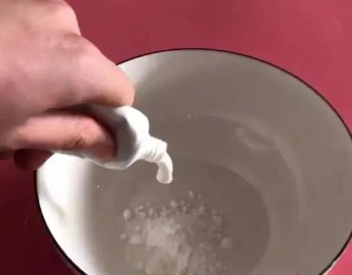 金首飾戴久了黯淡無光?教你一招,不要再花錢去金店清洗了 金首飾戴久了黯淡無光?教你一招,不要再花錢去金店清洗了