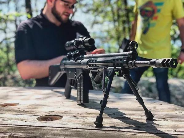 54式手槍、56式衝鋒槍、“幾內亞特戰營”愛不釋手 54式手槍、56式衝鋒槍、“幾內亞特戰營”愛不釋手