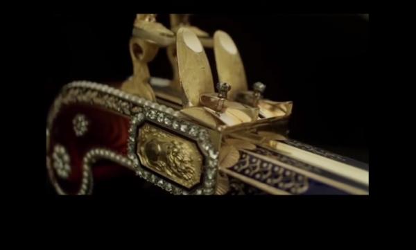 無奇不有，用珠寶做成的藝術品手槍令人大開眼界，你見過了嗎？