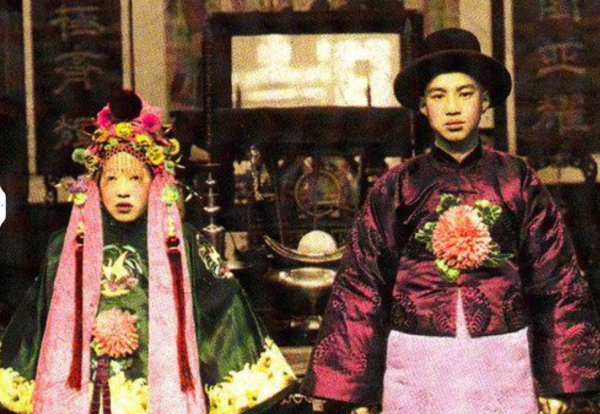 還記得這張著名的“冥婚照”嗎？背後究竟隱藏著怎樣的真相？