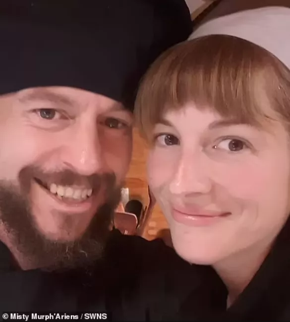 加拿大夫婦逃離城市到鄉下蓋房生娃,生活清苦但也過得美滋滋 加拿大夫婦逃離城市到鄉下蓋房生娃,生活清苦但也過得美滋滋