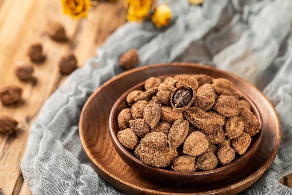 胃脹腹脹、放屁多，胃腸功能紊亂？4味藥泡水喝，簡單有效