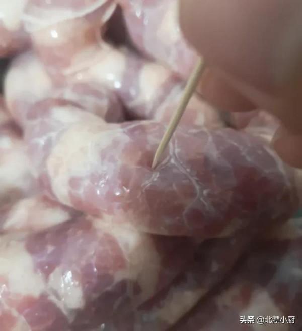 臘腸、臘肉、臘魚、臘鴨，30年臘貨製作配方，色澤透亮，香味足