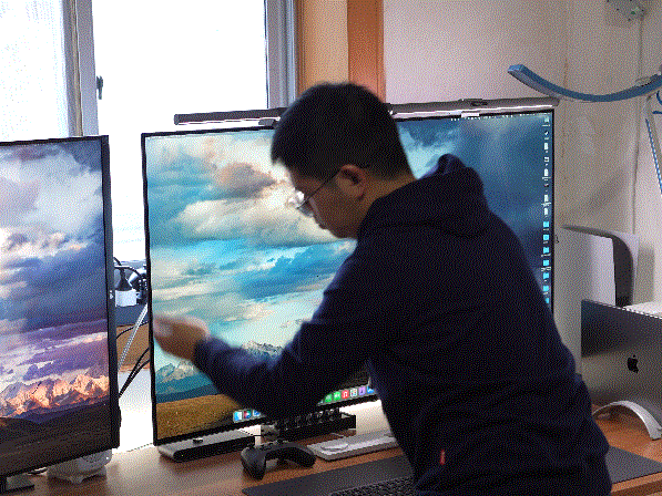 比電視還爽的 48 吋 OLED 桌面電競巨屏，KTC G48P5 顯示器測評詳解