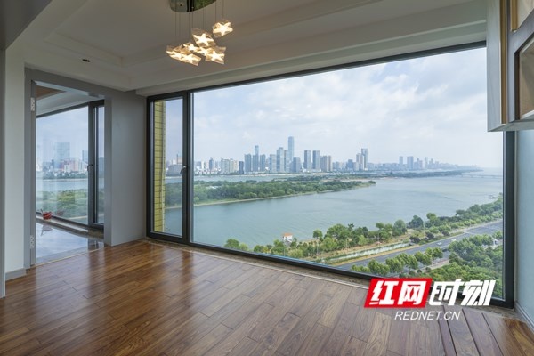 最美陽臺丨臨窗一覽湘江景，詩和遠方就在你的眼前