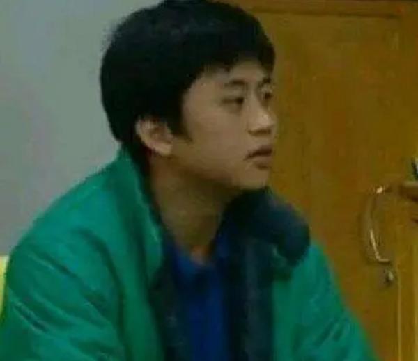 鄧超：姐姐掏空積蓄供他讀書，成名後回報姐姐2套房