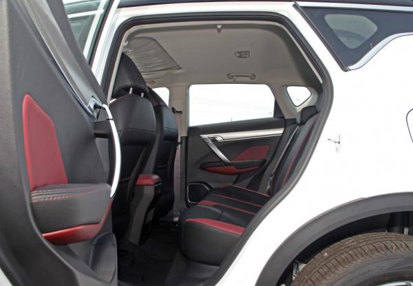 外觀更激進，三缸機上“頭鐵”，優缺點明顯的繽越你喜歡哪一款？