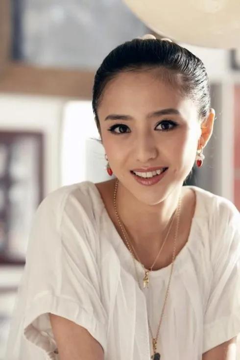 佟麗婭驚豔寫真集