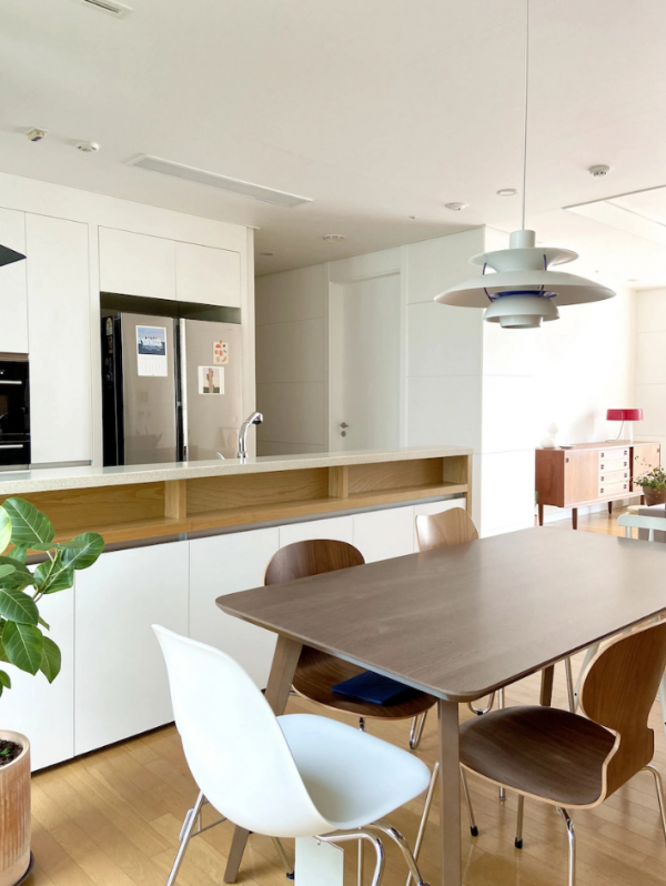 “空無一物”的家,不代表沒人氣,123㎡極簡,看久了發現很溫馨 “空無一物”的家,不代表沒人氣,123㎡極簡,看久了發現很溫馨