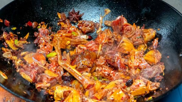 冬季養生宜溫補!多吃7道美食,驅寒暖身營養足,順應時節過寒冬 冬季養生宜溫補!多吃7道美食,驅寒暖身營養足,順應時節過寒冬