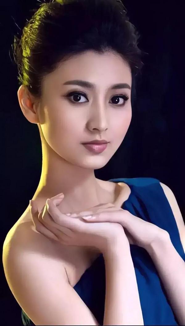 待人寬宏大量，從不斤斤計較，這樣的為人才是高尚的