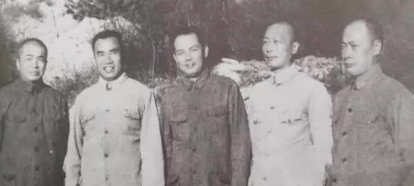 抗戰時期，我軍有多少人佩戴國軍少將以上軍銜？誰的級別最高？