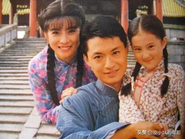 著名童星金銘：9歲爆紅成團寵、在巔峰時退圈，她都經歷了什麼？