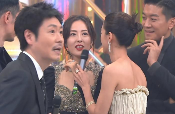 TVB臺慶:草蜢李克勤爺青回,曾志偉髮型是亮點,現場吃瓜樂趣多 TVB臺慶:草蜢李克勤爺青回,曾志偉髮型是亮點,現場吃瓜樂趣多