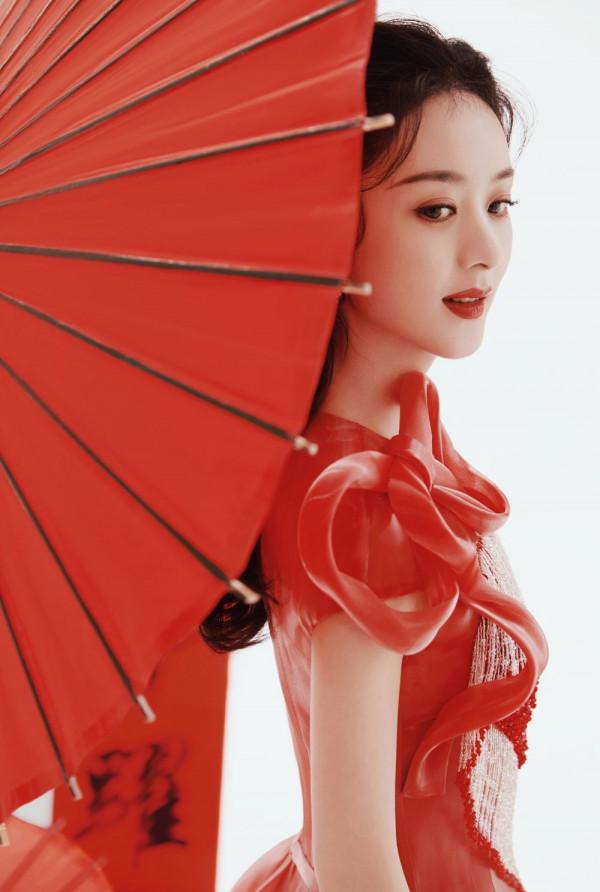 趙麗穎成春晚大贏家，再穿國貨美成&OpenCurlyDoubleQuote;央視臉&rdquo;，新造型徹底封神