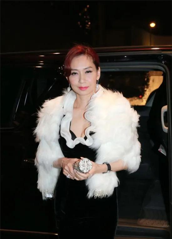 炒樓炒股炒珠寶一年狂賺5億？“最美港姐”鄺美雲的流金歲月