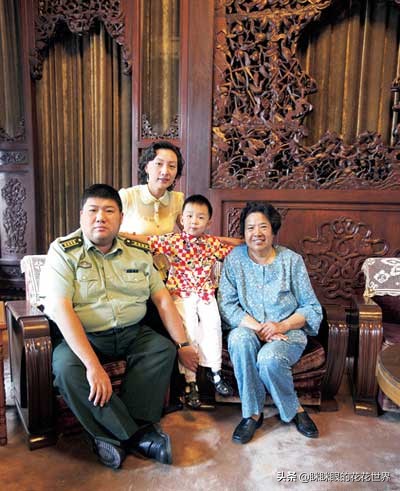 毛新宇大方承認書法不如爺爺，筆墨知白守黑，風采征服網友