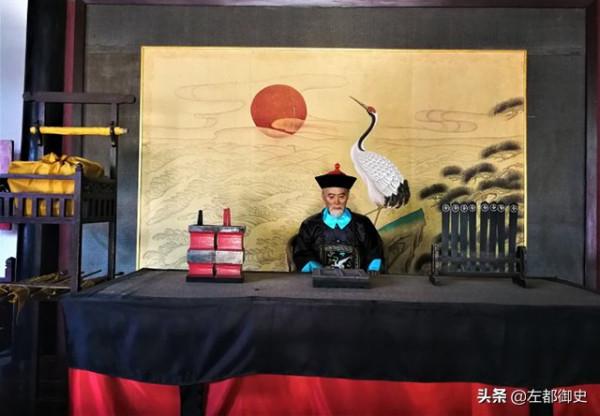 總督例加兵部尚書銜，那與真正的兵部尚書比起來，哪個權力更大？